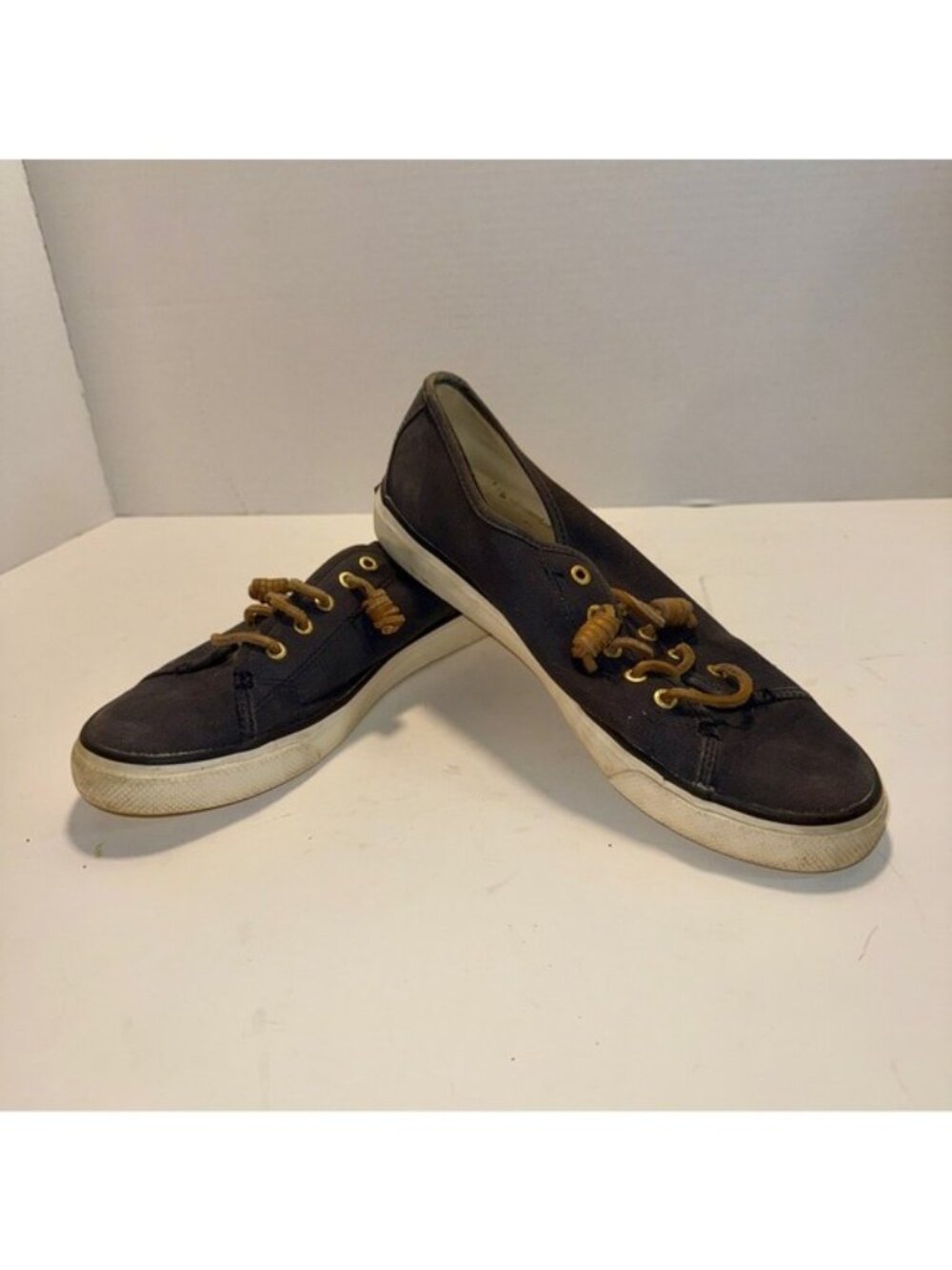 Women's Sperry Navy Canvas Shoes with leather laces size 9.5